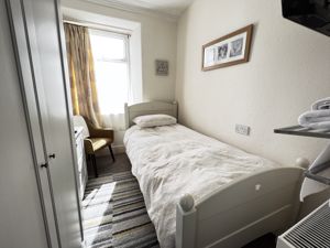 Bedroom- click for photo gallery